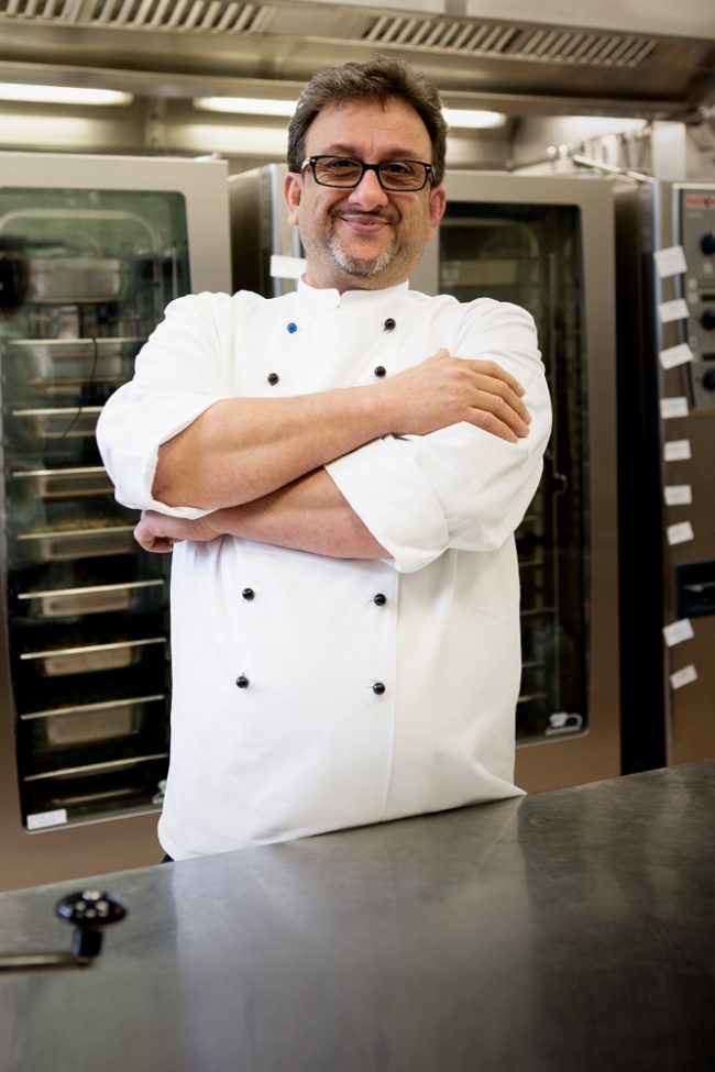 Hossein Fayazpour, Küchenchef einer Landeserstaufnahmestellein Karlsruhe